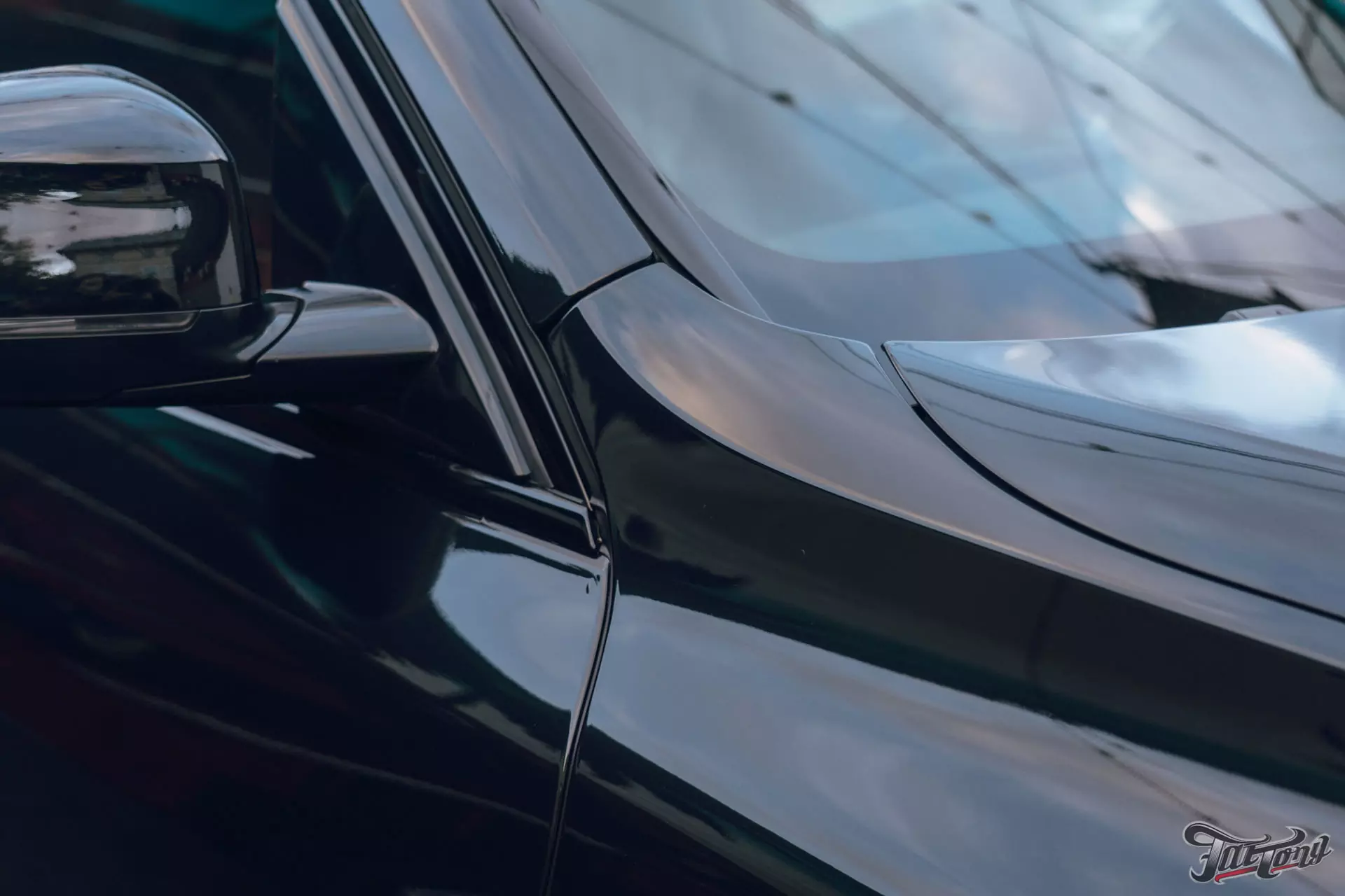 BMW X7. Оклейка кузова в глянцевый полиуретан